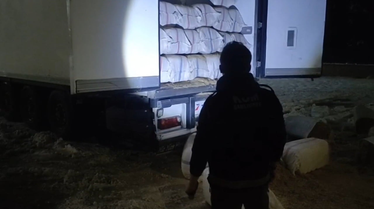 ŞANLIURFA’DA 15 MİLYON TL DEĞERİNDE KAÇAK SİGARA ELE GEÇİRİLDİ