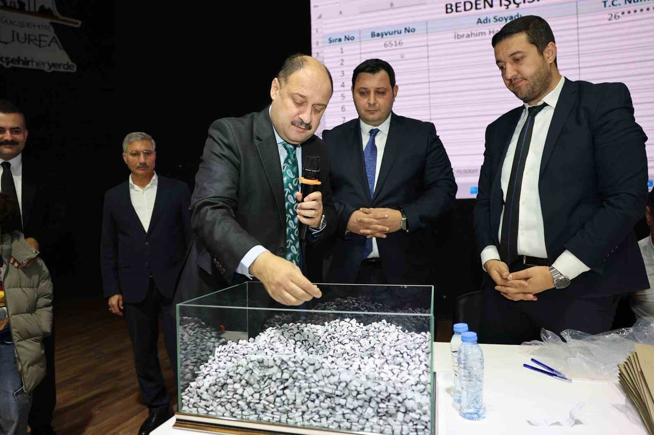 ŞANLIURFA’DA 90 PERSONEL ALIMI İÇİN KURA ÇEKİMİ YAPILDI