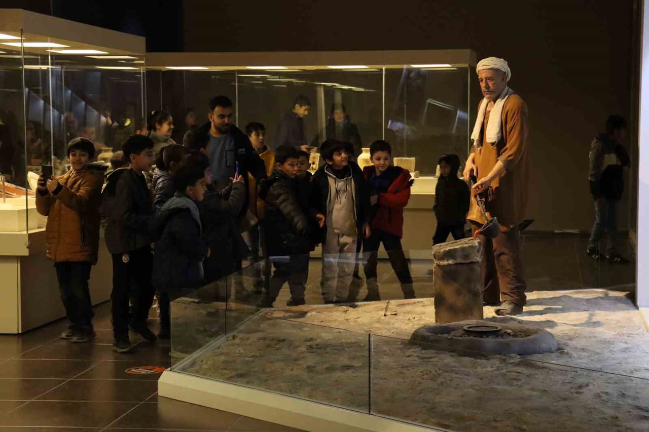 ŞANLIURFA’DA ÖĞRENCİLER TARİHLE BULUŞTU