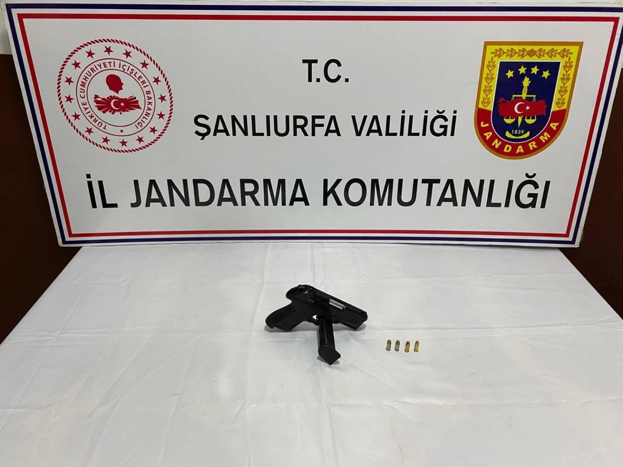 ŞANLIURFA’DA RUHSATSIZ 7 SİLAH ELE GEÇİRİLDİ