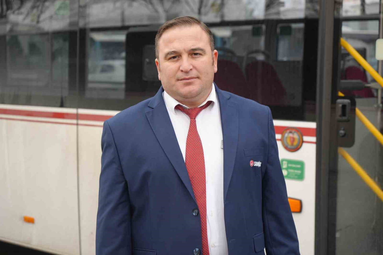 SEFER SIRASINDA KALP KRİZİ GEÇİREN BİR YOLCUYU VAKİT KAYBETMEDEN HASTANEYE ULAŞTIRAN SAMSUN...