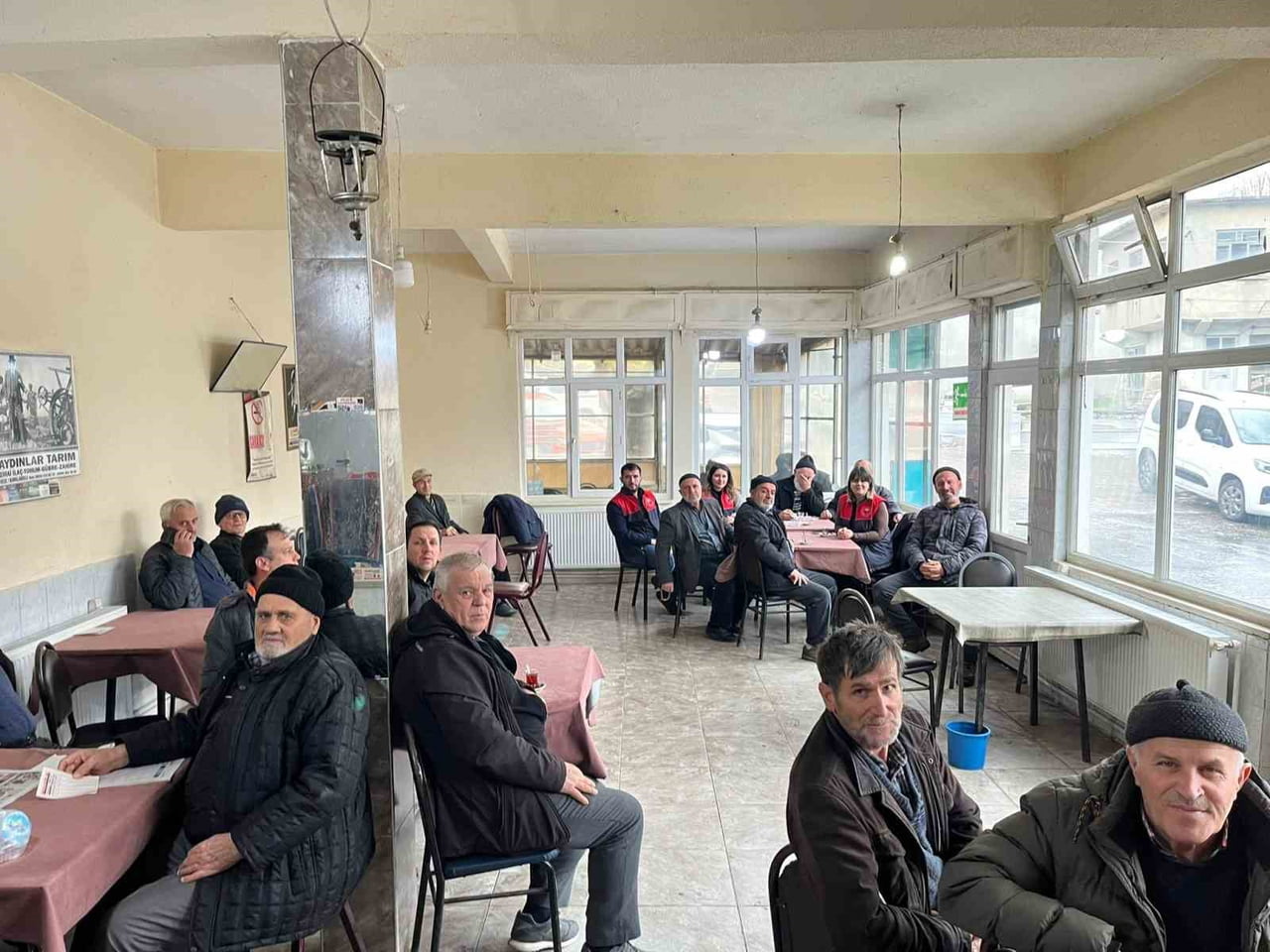 SERGEN KÖYÜNDE ÇİFTÇİYLE BİR ARAYA GELEN VİZE İLÇE TARIM VE ORMAN MÜDÜRÜ ZEYNEP ŞEYDA GÜRSU İLE...