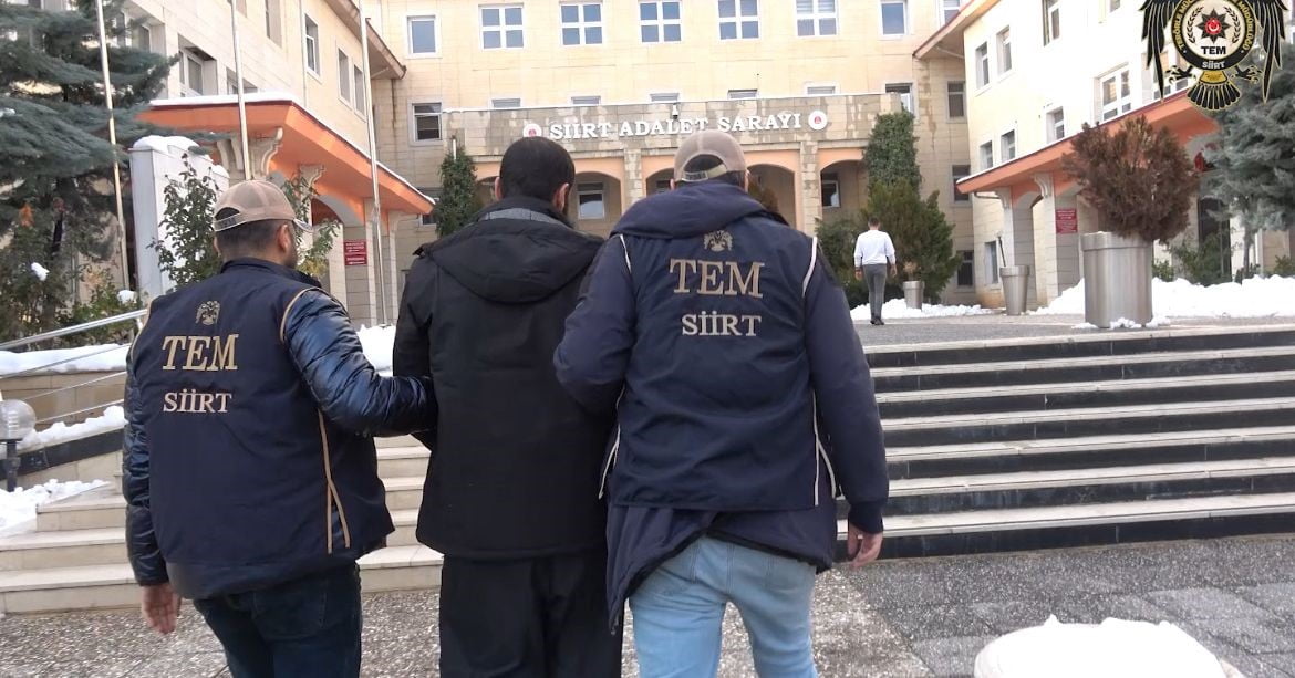 SİİRT'TE ŞEHİTLERİ AŞAĞILAYAN, DEAŞ'I ÖVEN İFADELERDE BULUNAN ŞAHIS TUTUKLANDI