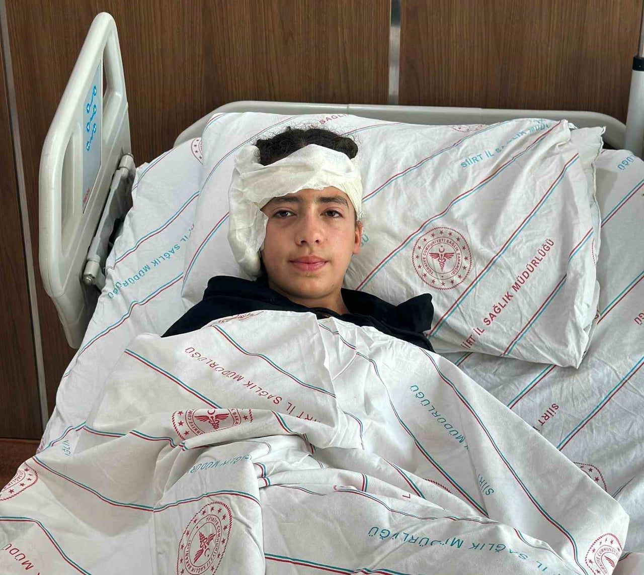 SİİRT EĞİTİM VE ARAŞTIRMA HASTANESİNE BURUN AKINTISI ŞİKAYETİYLE GİDEN ÇOCUĞUN KAFA TABANINA...