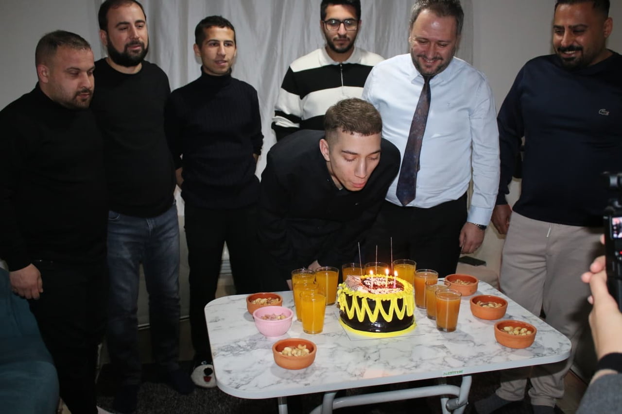 SİİRT’TE, SEVGİ EVLERİNDEN AYRILIP 19 YAŞINA GİREN GENCE, KURUM MÜDÜRÜ, HOCALARI VE ARKADAŞLARI...