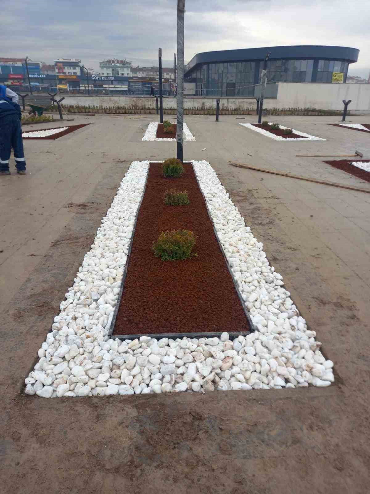 SİNCAN BELEDİYESİ, ÇEVRE DÜZENLEME VE PEYZAJ ÇALIŞMALARINA DEVAM EDİYOR