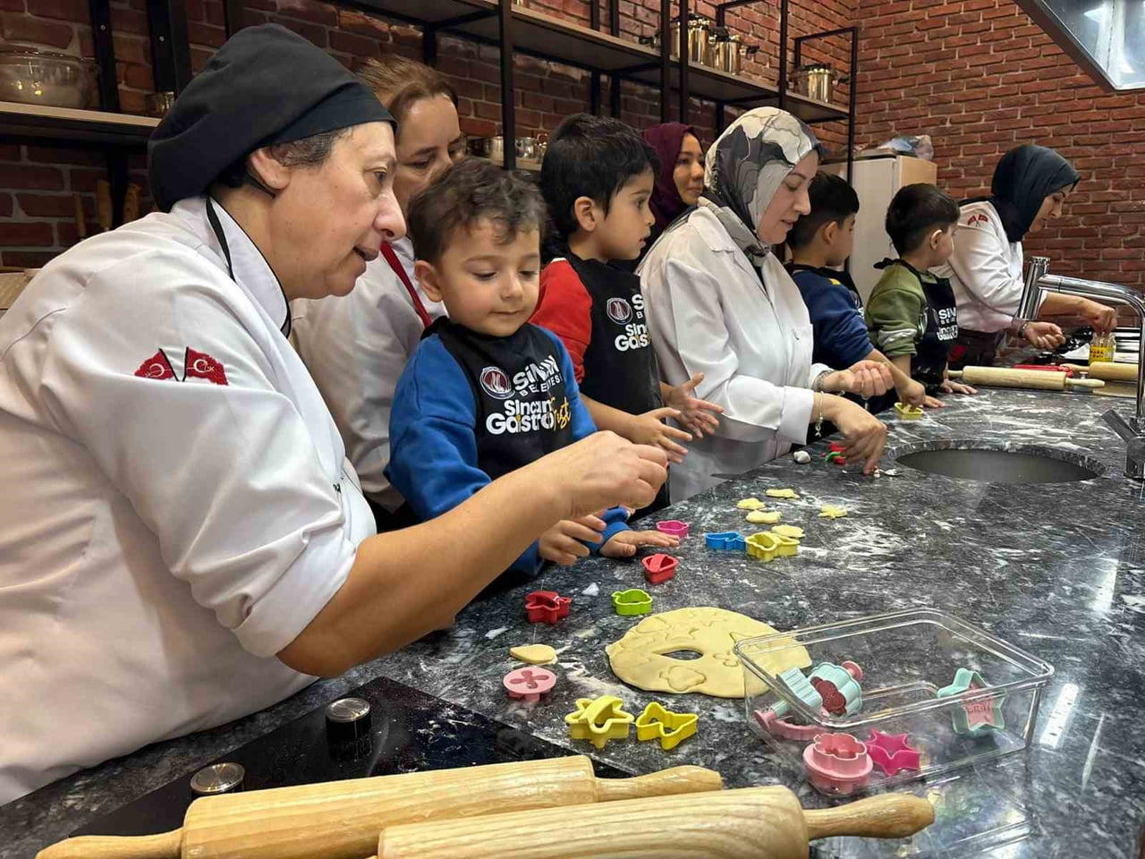 SİNCAN BELEDİYESİ GASTRO SİNCAN, KREŞ ÖĞRENCİLERİNİ AĞIRLADI. ÖĞRENCİLER KURABİYE...