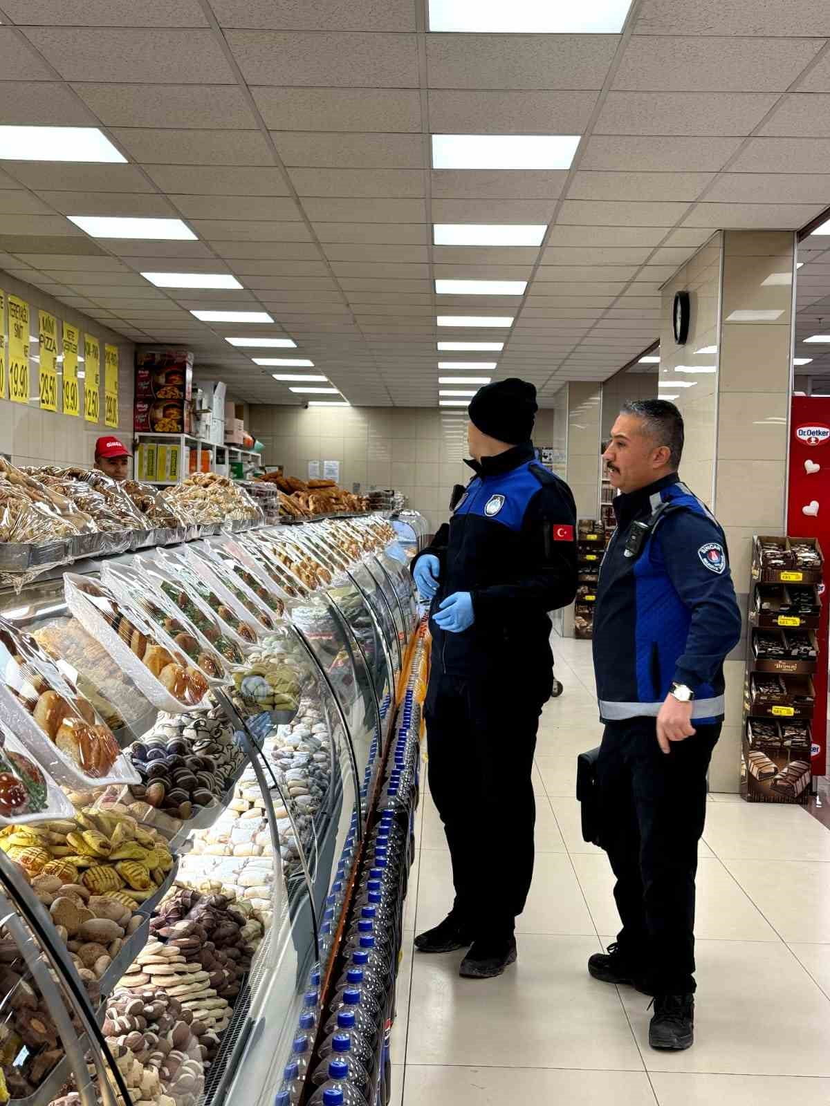 SİNCAN BELEDİYESİ ZABITA MÜDÜRLÜĞÜ İLE İLÇE TARIM MÜDÜRLÜĞÜ EKİPLERİ, YENİ YILDA DA DENETİMLERİNE...