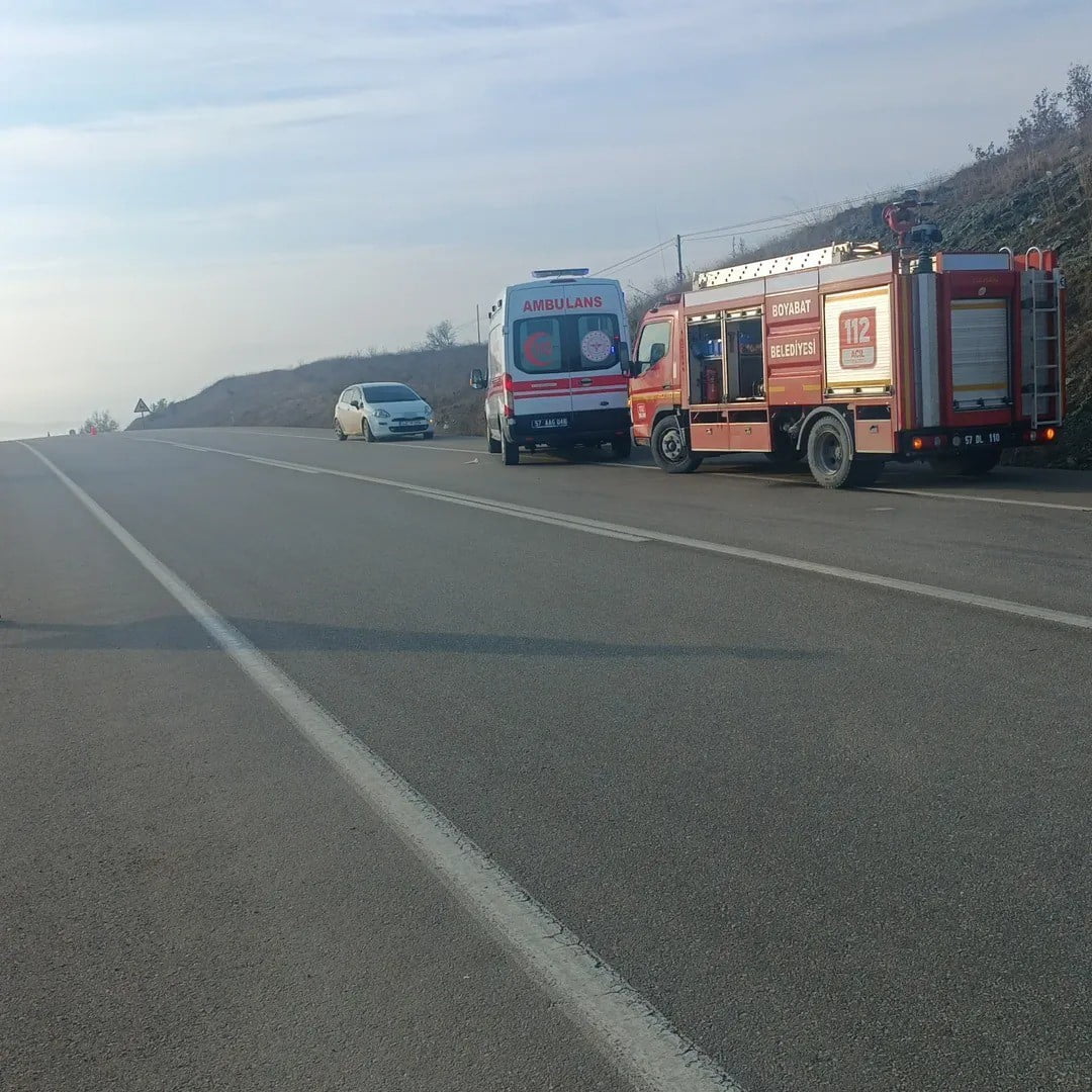 SİNOP’UN BOYABAT İLÇESİNDE SABAH SAATLERİNDE MEYDANA GELEN TRAFİK KAZASINDA 5 KİŞİ...