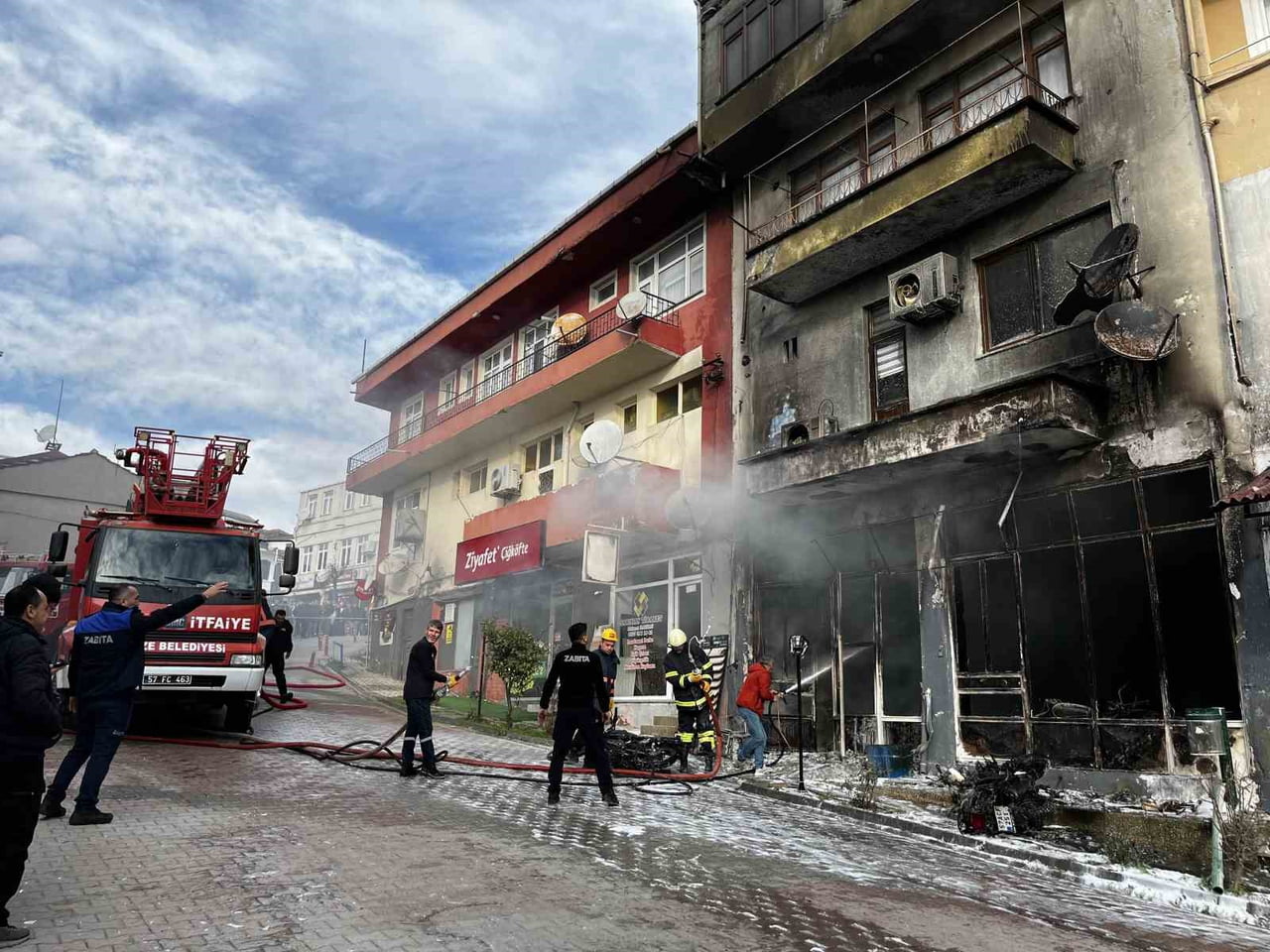 SİNOP’UN GERZE İLÇESİNDE MOTOSİKLET TAMİRHANESİNDE ÇIKAN YANGINDA DÜKKAN KÜLE DÖNDÜ, 1 KİŞİ...