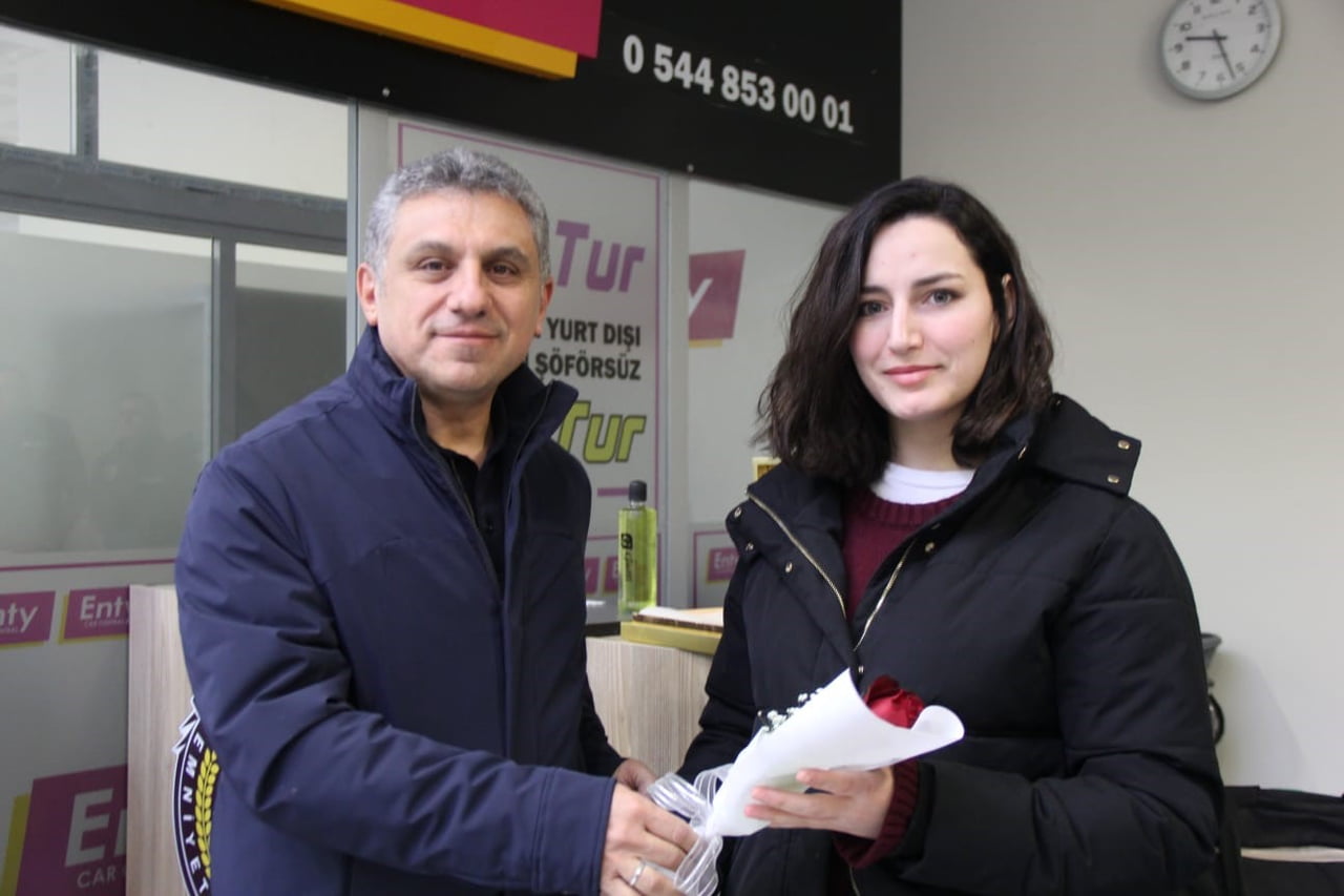 ŞIRNAK İL MİLLİ MÜDÜRÜ İDRİS NAS, ŞIRNAK’A YENİ ATANAN ÖĞRETMENLERİ ŞERAFETTİN ELÇİ HAVALİMANI’NDA...