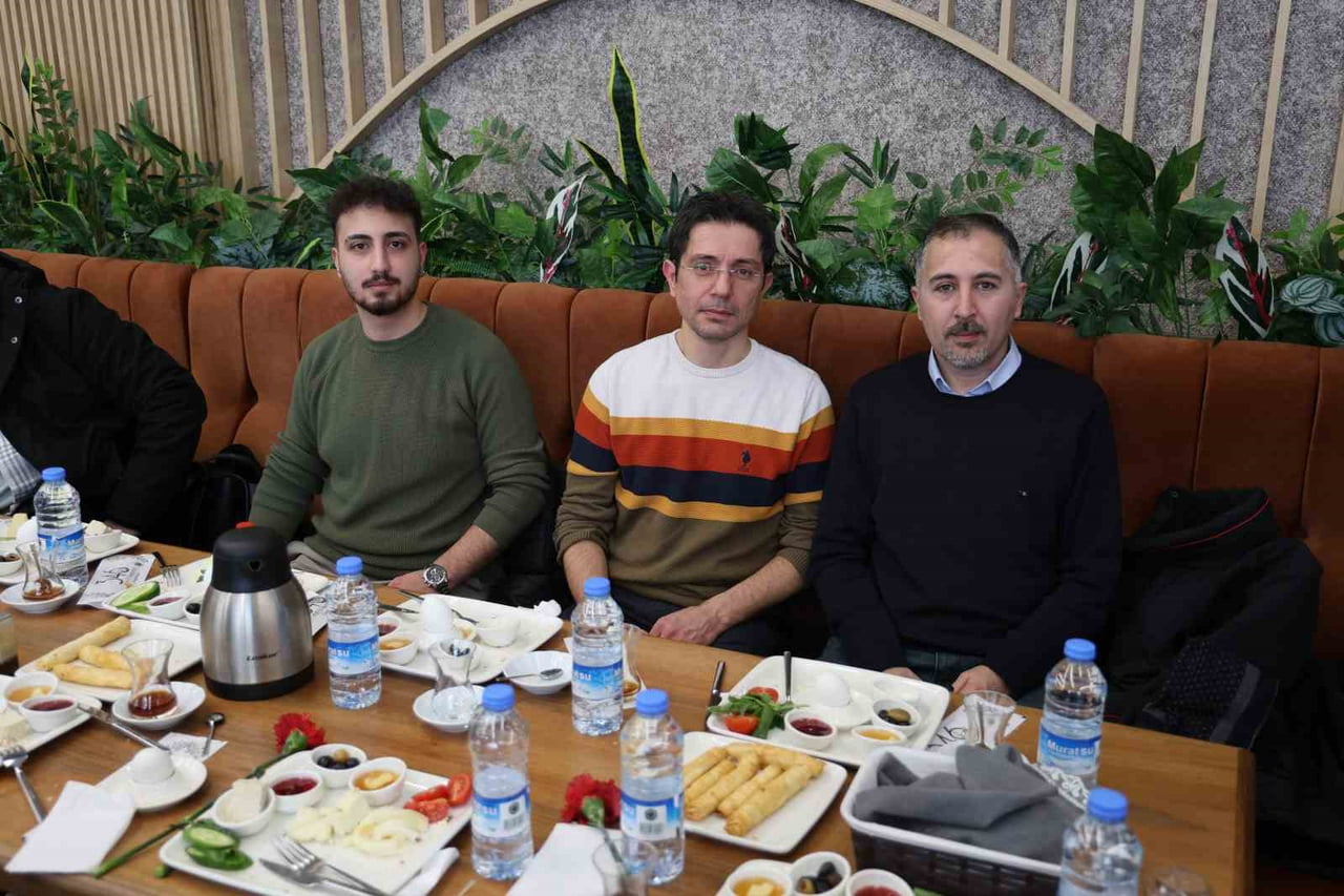 SİVAS BELEDİYE BAŞKANI DR. ADEM UZUN, KENTTE GÖREV YAPAN BASIN MENSUPLARI İLE BİR ARAYA...