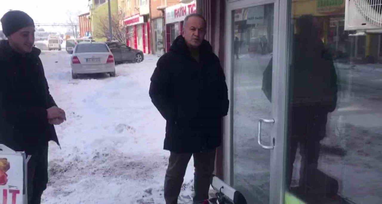 SİVAS’IN ULAŞ İLÇESİNDE HAVA SICAKLIĞININ SIFIRIN ALTINDA 25 DERECEYE KADAR DÜŞMESİ HAYATI OLUMSUZ...