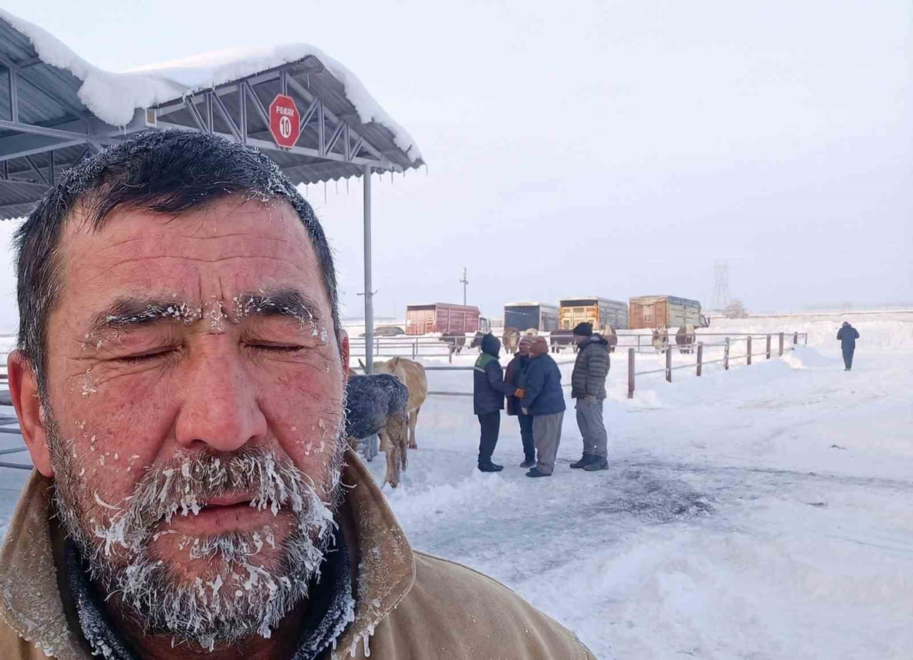 SİVAS’TA BULUNAN VE TÜRKİYE’NİN EN BÜYÜK HAYVAN PAZARI OLAN ŞARKIŞLA HAYVAN PAZARI, OLUMSUZ HAVA...