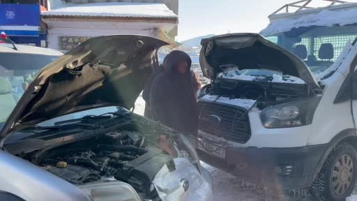 Soğuk hava hareket halinde araçları dondurdu