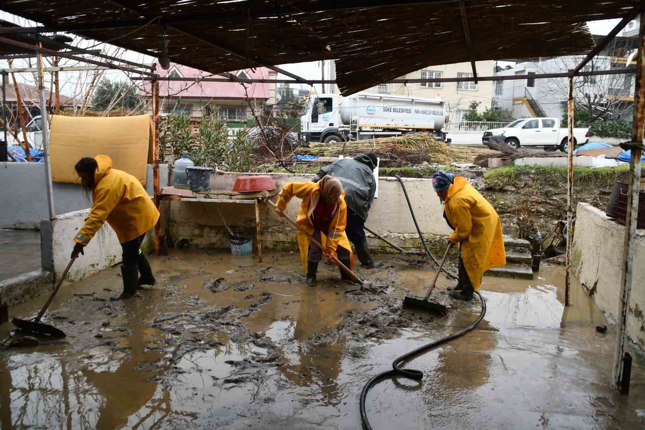 SÖKE'DE SELİN YARALARI SİLİNİYOR