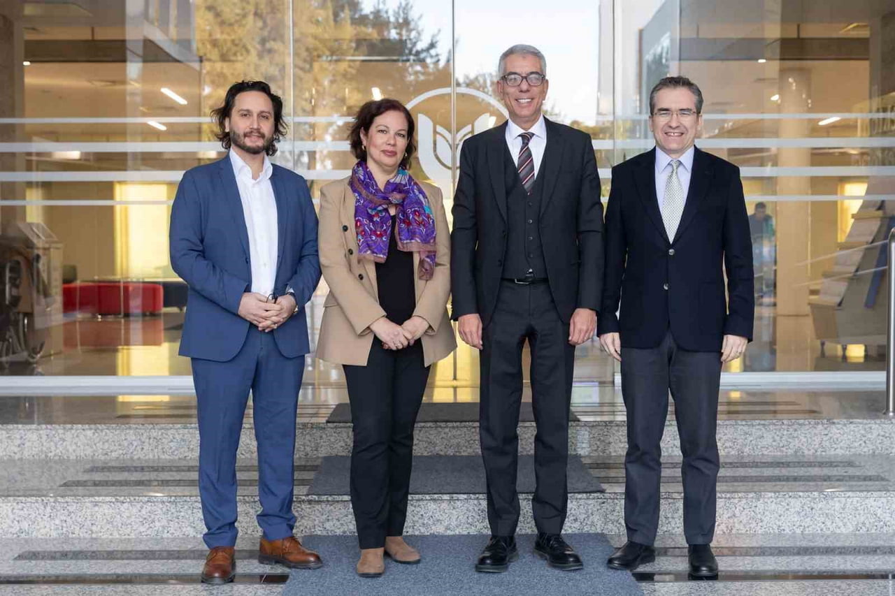 (SOLDAN SAĞA) PROF.DR.GÖKAY ÖZERİM, PROF.DR.AYLİN GÜNEY GEVREK, PROF.DR.LEVENT KANDİLLER...