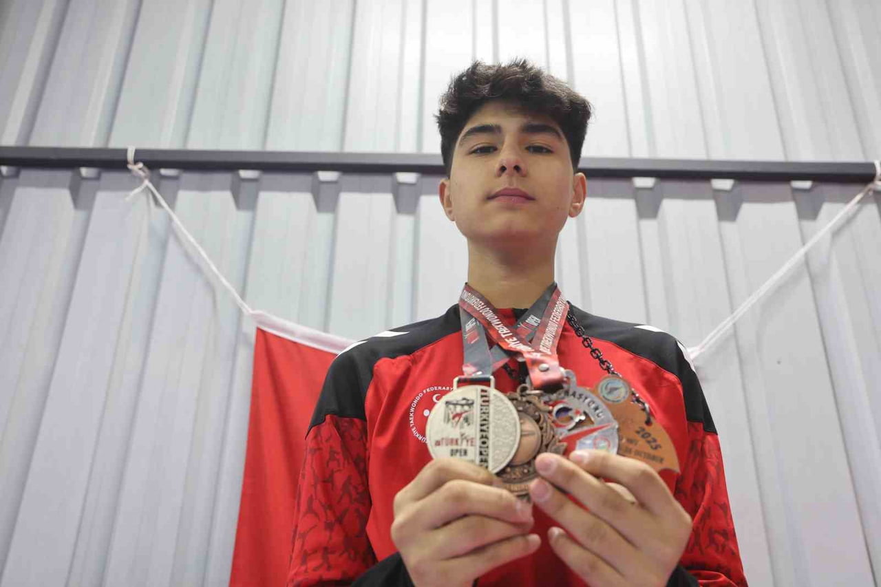 SPORCU AHMET DOĞRU'NUN MADALYALARI