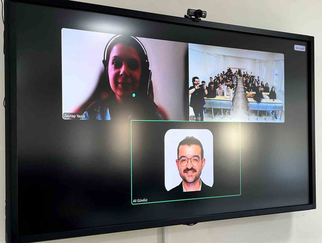 SUBÜ KAYNARCA SEYFETTİN SELİM MYO’DA YÜRÜTÜLEN PROJE ÇERÇEVESİNDE BİR SINIF, ETKİLEŞİMLİ TAHTA VE...