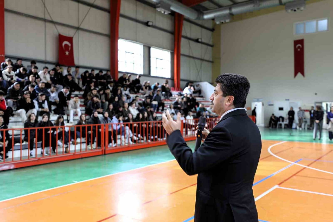 SUBÜ SKS DAİRE BAŞKANLIĞI İLE SPOR BİLİMLERİ FAKÜLTESİ KOORDİNASYONUNDA BİR PROGRAM DÜZENLENEREK...