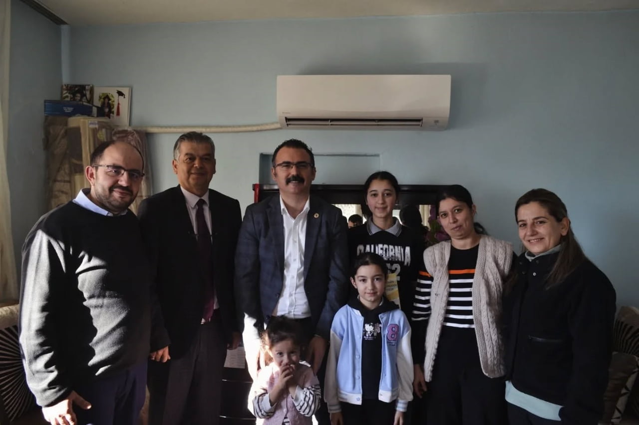 SULTANHİSAR KAYMAKAMI ALİ EKBER ATEŞ, 'MİSAFİRİM KAYMAKAMIM' PROJESİ KAPSAMINDA ÖĞRENCİLERİN...