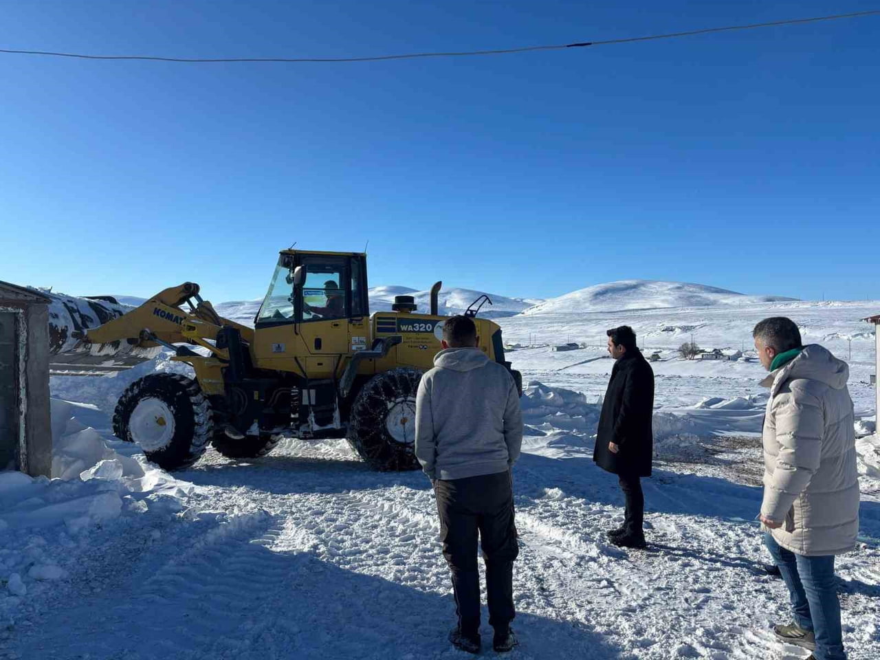 SUSUZ’DA KARLA MÜCADELE ÇALIŞMALARI SÜRÜYOR(KARS-İHA)
