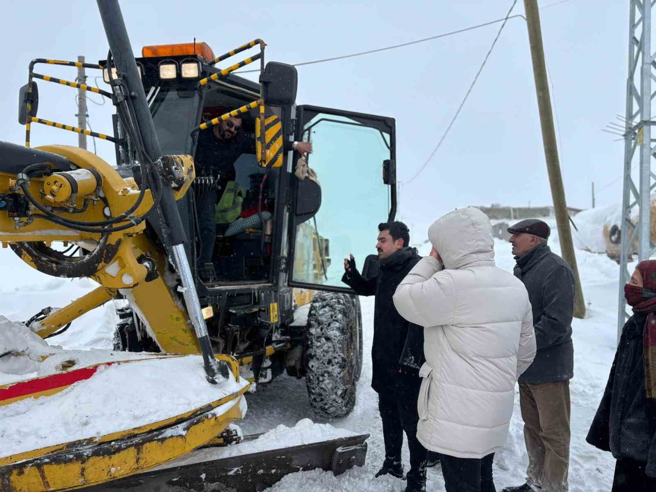 SUSUZ KAYMAKAMI TUTAL, KÖYLERDE VATANDAŞLARLA BULUŞTU(KARS-İHA)