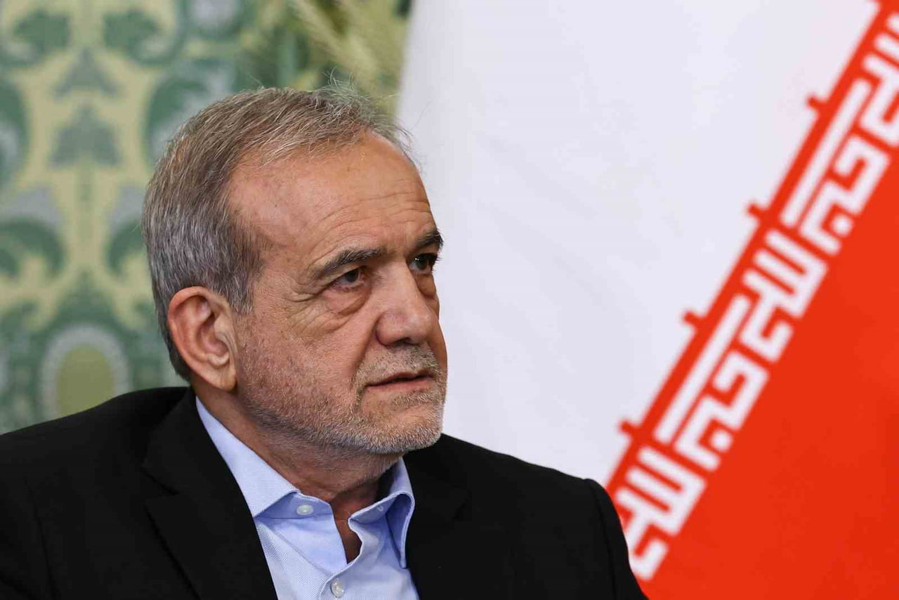 TAHRAN (İHA) - İRAN CUMHURBAŞKANI MESUD PEZEŞKİYAN, KATAR EMİRİ ŞEYH TEMİM BİN HAMAD AL THANİ VE...