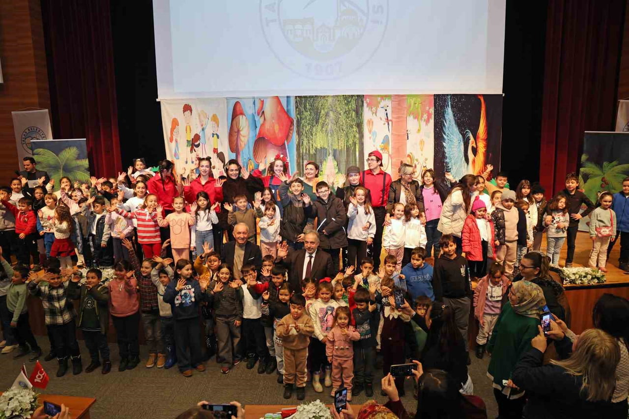 TALAS BELEDİYESİ'NİN YARIYIL TATİLİNE ÖZEL OLARAK DÜZENLEDİĞİ 'BAŞKAN AMCA’DAN KARNE...