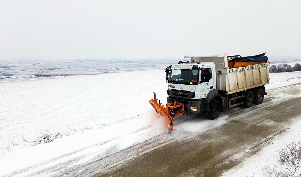 TEKİRDAĞ BÜYÜKŞEHİR BELEDİYESİ, İL GENELİNDE ETKİLİ OLAN YOĞUN KAR YAĞIŞINA KARŞI TÜM BİRİMLERİYLE...