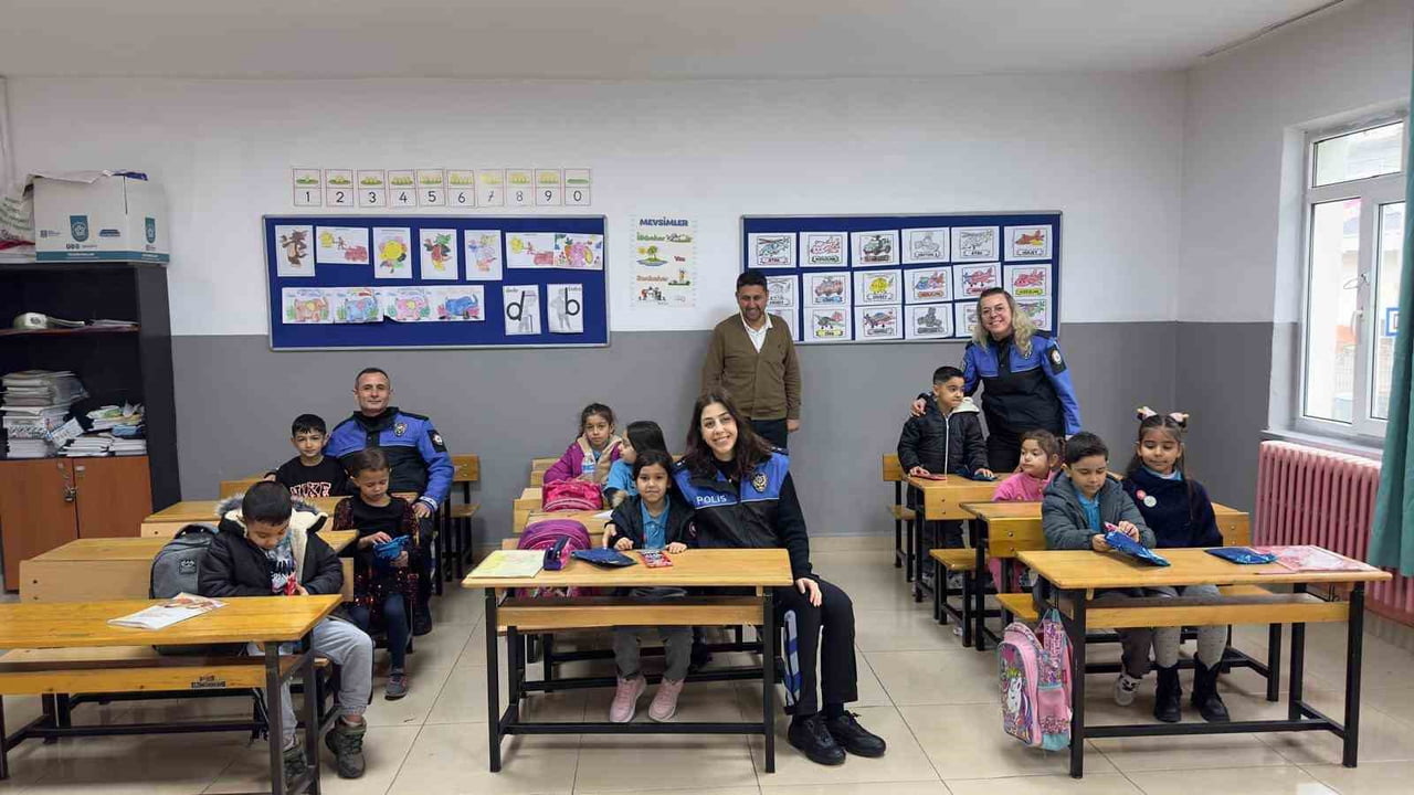 TEKİRDAĞ EMNİYETİ’NDEN ÖĞRENCİLERE KARNE GÜNÜ SÜRPRİZİ