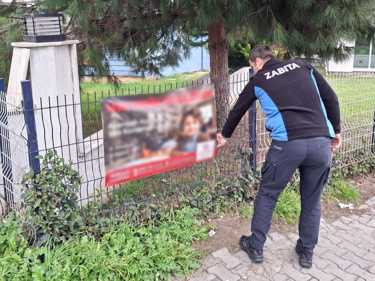 TEKİRDAĞ MERKEZ SÜLEYMANPAŞA İLÇESİNDE ZABITA EKİPLERİNCE İZİNSİZ REKLAM UNSURLARINA YÖNELİK...