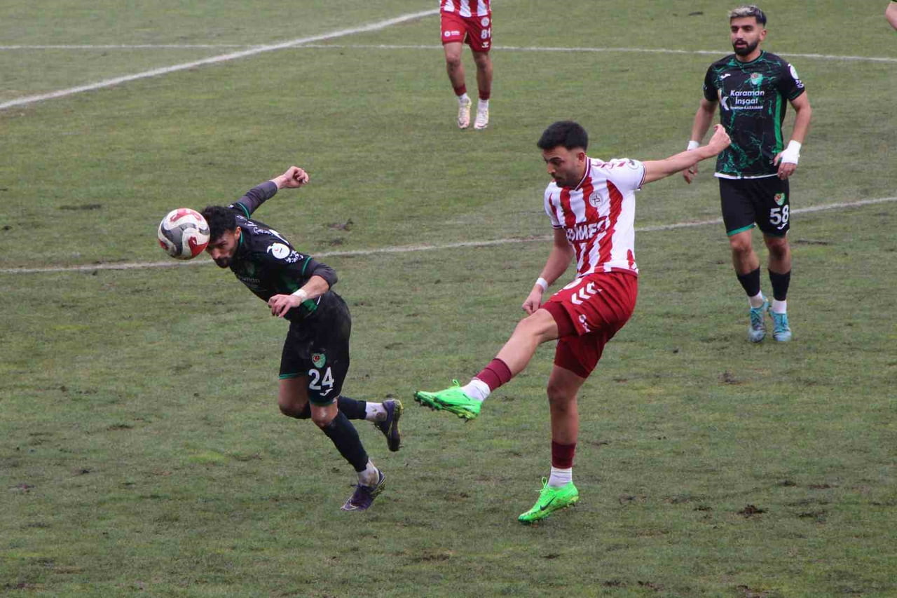 TFF 3. LİG 3. GRUP 18. HAFTASINDA AMASYASPOR, KONUK ETTİĞİ TOKAT BELEDİYESPOR İLE 1-1'LİK SKORLA...