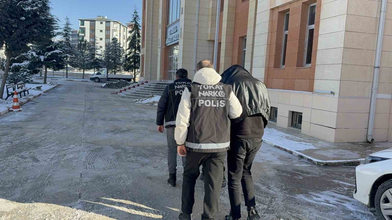 TOKAT’TA NARKOTİK EKİPLERİNİN DÜZENLEDİĞİ OPERASYONDA, KENTTE BUGÜNE KADAR ELE GEÇİRİLEN EN YÜKSEK...