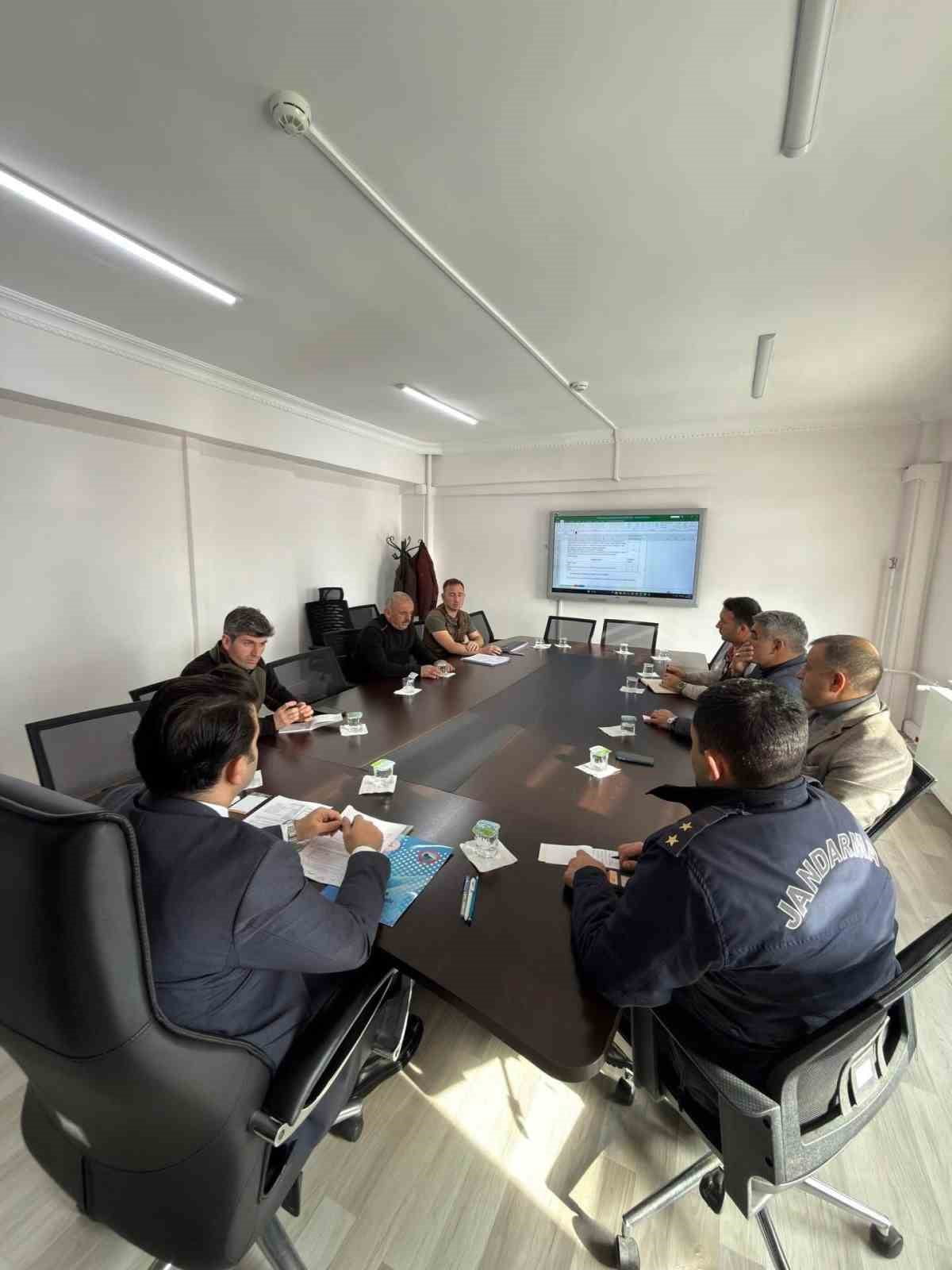 TOMARZA KAYMAKAMI SELİM ESER BAŞKANLIĞINDA, İLGİLİ KURUM VE KURULUŞ AMİRLERİNİN KATILIMI AV...