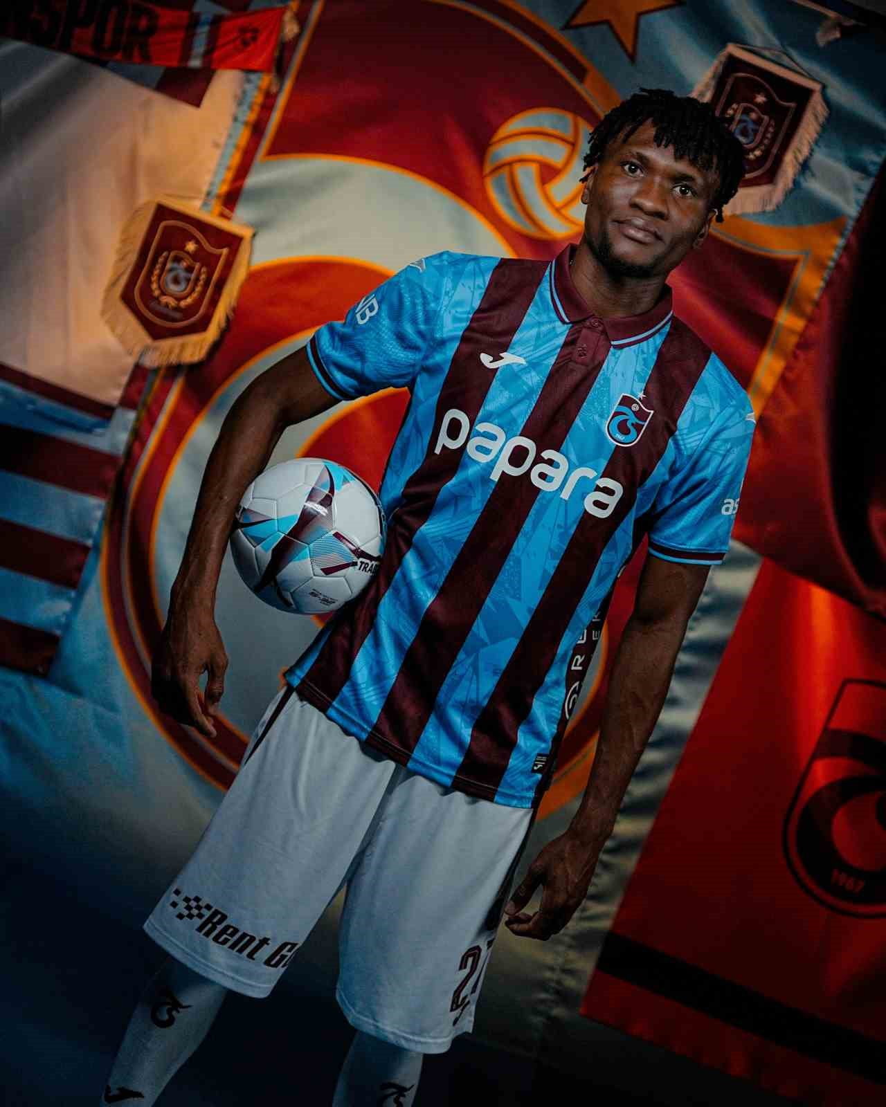 TRABZONSPOR'UN YENİ TRANSFERİ CHİBUİKE NWAİWU, BORDO-MAVİLİ KULÜBÜN BİR PARÇASI OLMAKTAN DOLAYI...