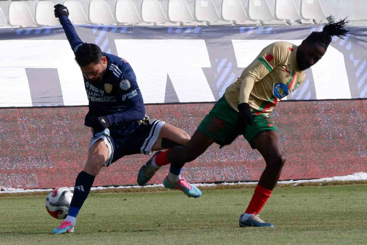 TRENDYOL 1. LİG’İN 21. HAFTASINDA, ERZURUMSPOR FK KENDİ SAHASINDA AĞIRLADIĞI LİDER AMED SK’YI 2-0...