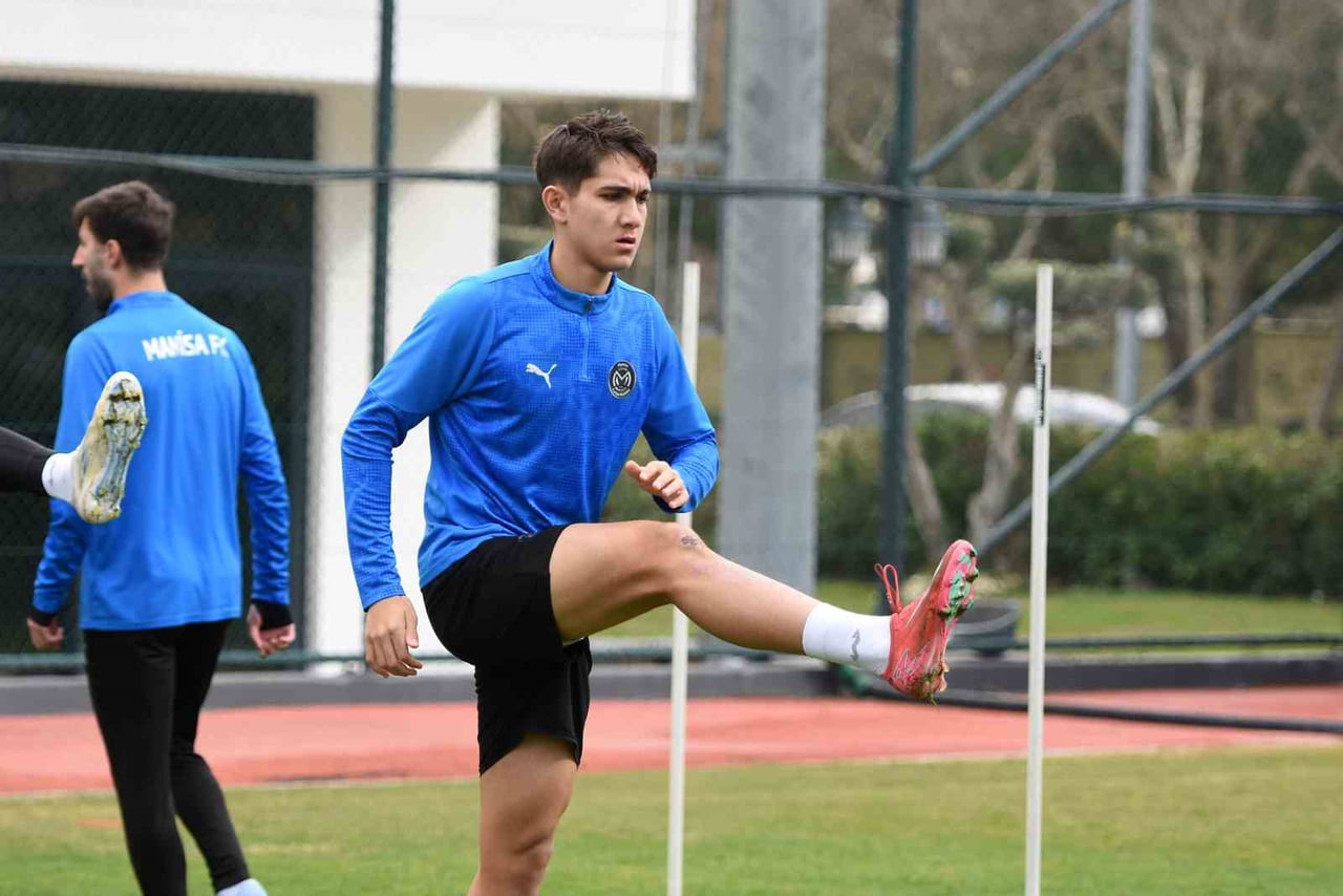 TRENDYOL 1. LİG’İN 22. HAFTASINDA SAHASINDA İSTANBULSPOR’U 1-0 MAĞLUP EDEN MANİSA FUTBOL KULÜBÜ...