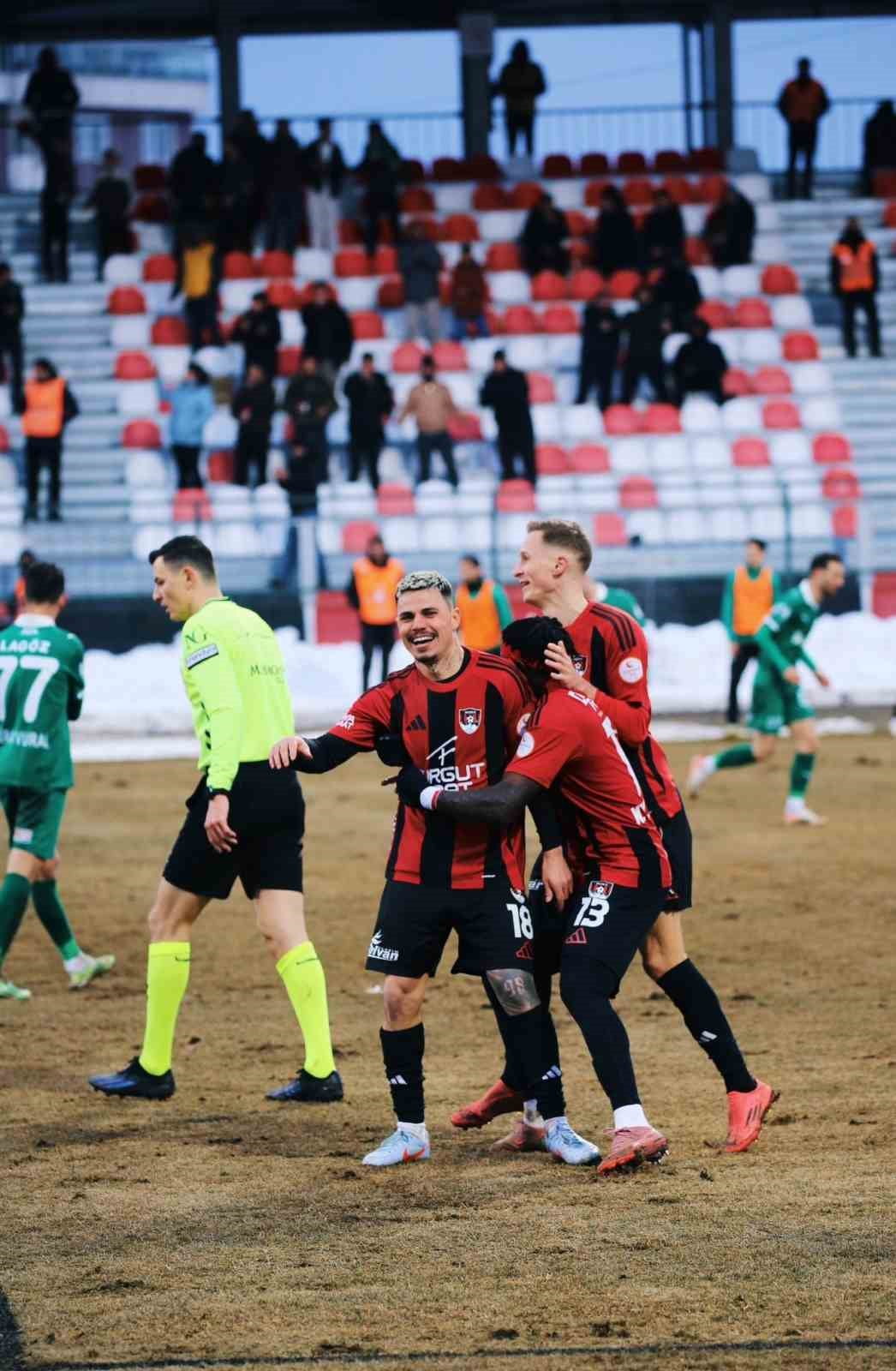 TRENDYOL 1. LİG’İN 22. HAFTASINDA VANSPOR FK, KONUK ETTİĞİ IĞDIR FK’YI 3-0 MAĞLUP ETTİ.