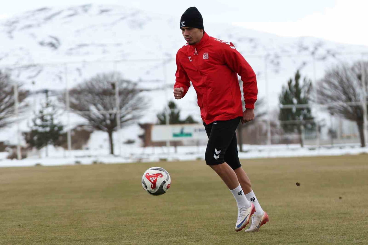 TRENDYOL 1. LİG’İN 23. HAFTASINDA SAHASINDA PENDİKSPOR’U KONUK EDECEK OLAN ÖZBELSAN SİVASSPOR...