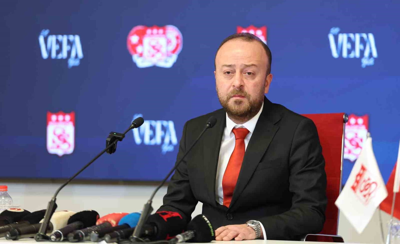 TRENDYOL 1. LİG TAKIMLARINDAN SİVASSPOR’DA KULÜP BAŞKANI BURAK ÖZÇOBAN, SİVAS 4 EYLÜL STADYUMU’NDA...