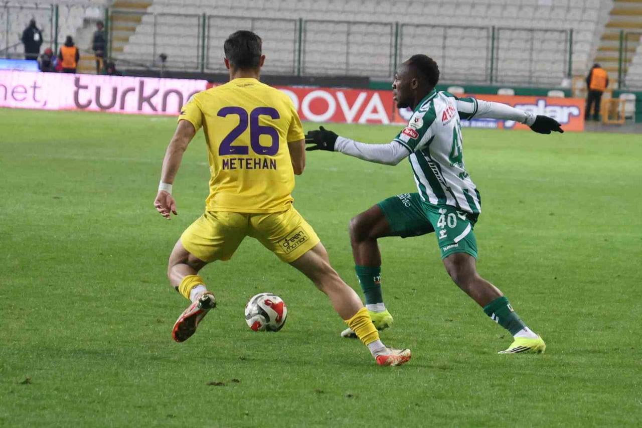 TRENDYOL SÜPER LİG'İN 18. HAFTASINDA KONYASPOR, SAHASINDA KARŞILAŞTIĞI EYÜPSPOR İLE 1-1 BERABERE...