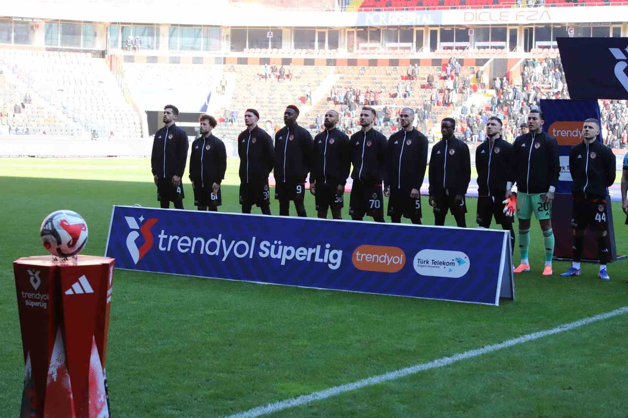 TRENDYOL SÜPER LİG'İN 19. HAFTASINDA GAZİANTEP FUTBOL KULÜBÜ, KONYASPOR'U KONUK EDİYOR....