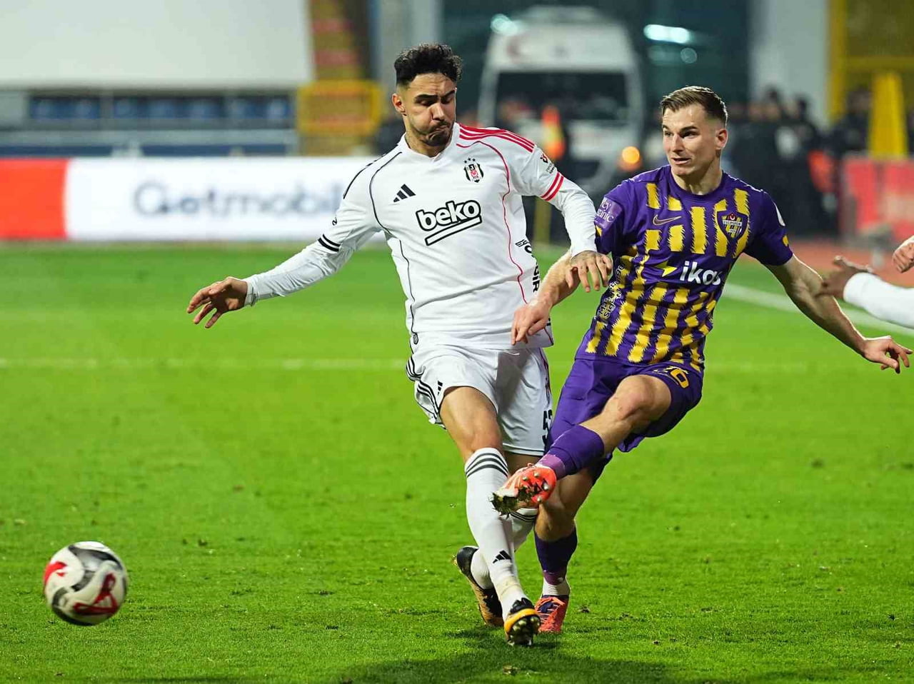 TRENDYOL SÜPER LİG’DE 19. HAFTANIN KAPANIŞ MAÇINDA EYÜPSPOR İLE BEŞİKTAŞ, RECEP TAYYİP ERDOĞAN...