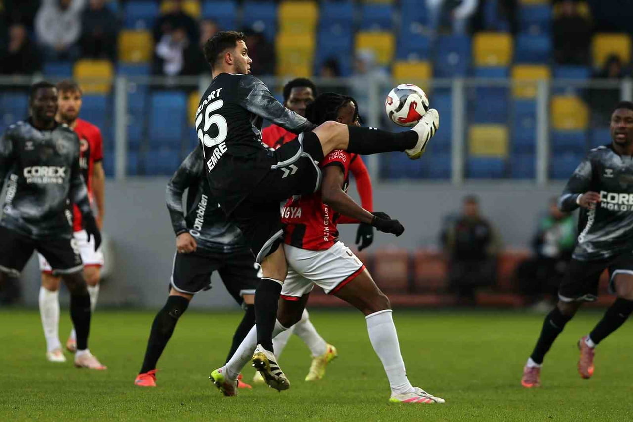 TRENDYOL SÜPER LİG’İN 18. HAFTASINDA GENÇLERBİRLİĞİ, SAMSUNSPOR’U SAHASINDA AĞIRLIYOR. MÜSABAKANIN...