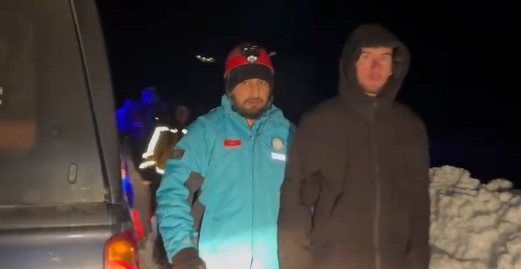 TUNCELİ MERKEZE BAĞLI DOLUKÜP KÖYÜNDE RAHATSIZLANAN 22 YAŞINDAKİ VATANDAŞ, YOĞUN KAR YAĞIŞI...