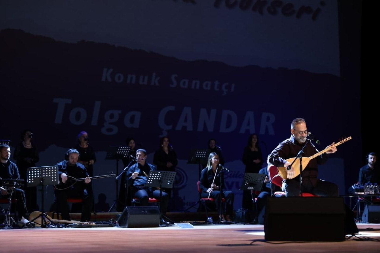 TÜRK HALK MÜZİĞİNİN BİLİMSEL VE SANATSAL MİRASINA ÖMRÜNÜ ADAMIŞ BÜYÜK USTA TALİP ÖZKAN, DENİZLİ’DE...