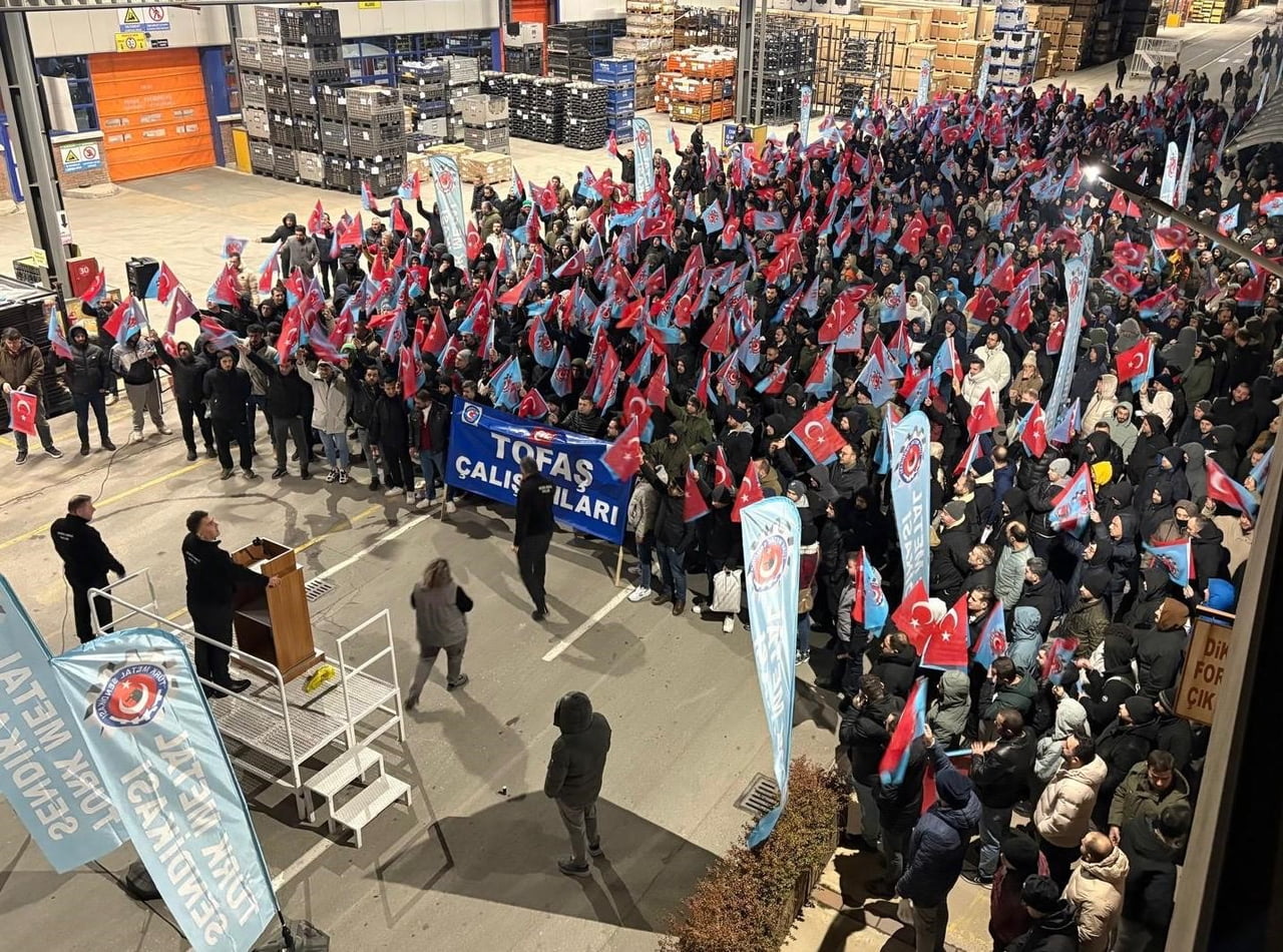 TÜRK METAL SENDİKASI İLE MESS ARASINDAKİ 2027 DÖNEMİ TOPLU İŞ SÖZLEŞMESİ GÖRÜŞMELERİ ANLAŞMAYLA...