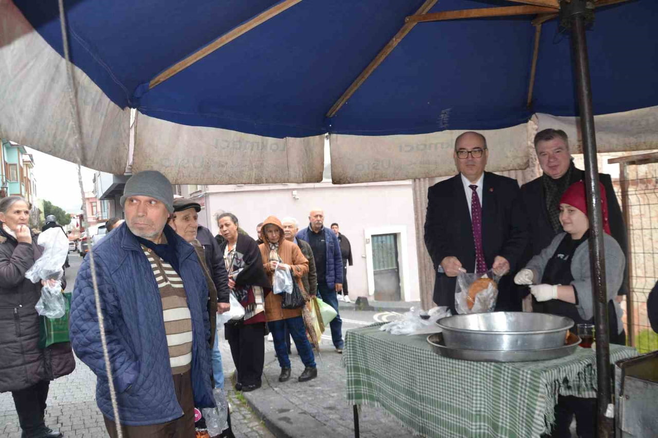 TÜRK OCAKLARINDAN ŞEHİTLERE LOKMA HAYRI VE MEVLİT