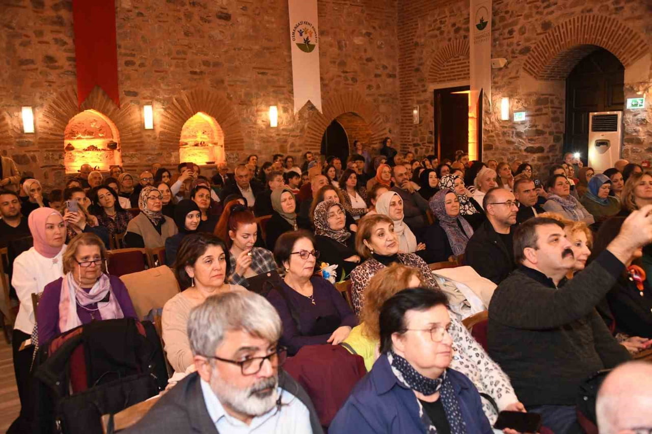 TÜRK ŞİİRİNİN USTA İSMİ ORHAN VELİ KANIK’IN HAYATI, ŞİİRLERİ VE TÜRK EDEBİYATINA KAZANDIRDIĞI...